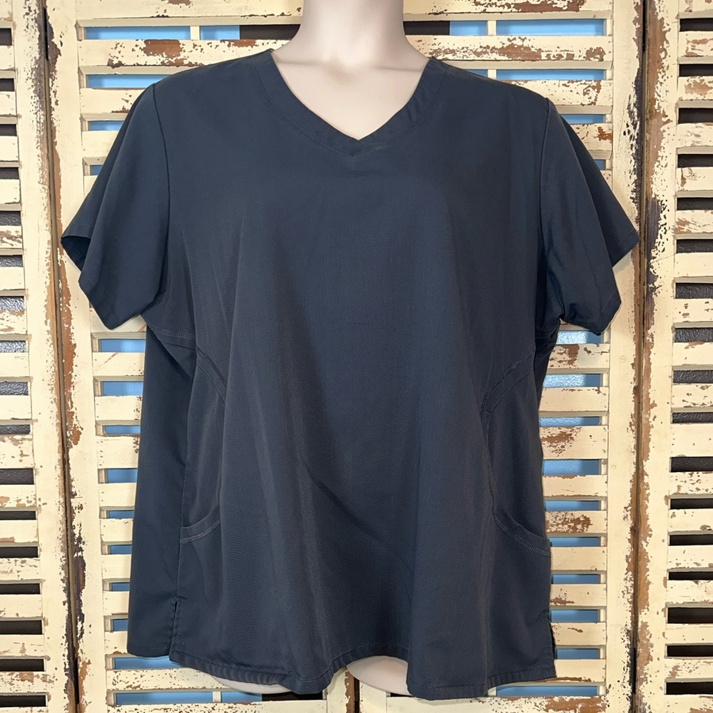 Advantage~Scrub Top~Women's Size 2X~V-Neck~Pockets~Butter Soft~Side Panels~Gray